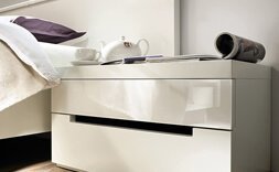 Прикроватные тумбы