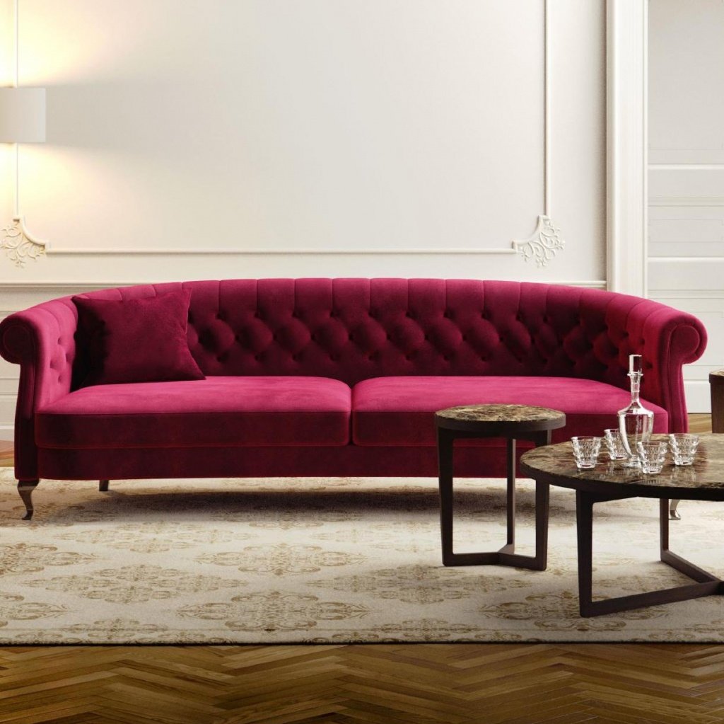 яркий и стильный диван в гостиной.jpg