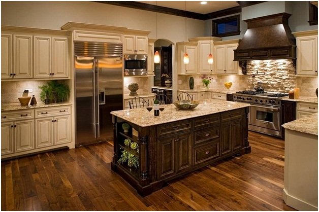 контрастні кольори стелі та підлоги на кухні