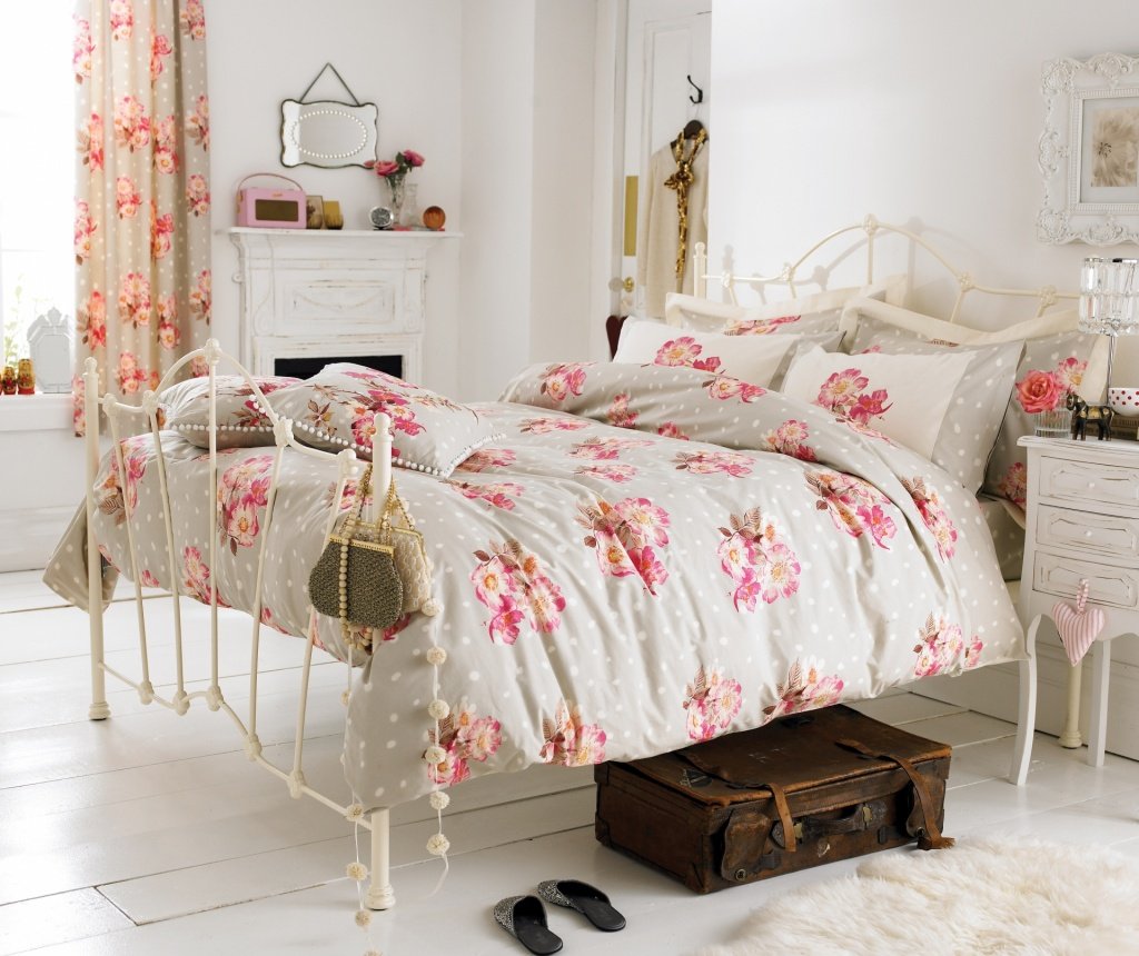 спальня в стиле прованс розовая