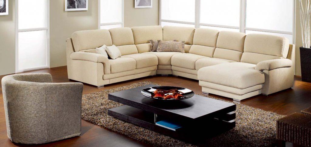 величезний кутовий диван для дому