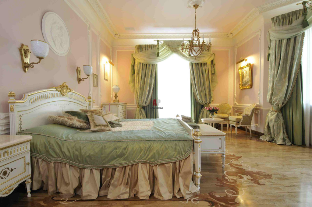 зеленая спальня в классическом стиле