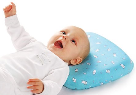 Первая подушка малыша