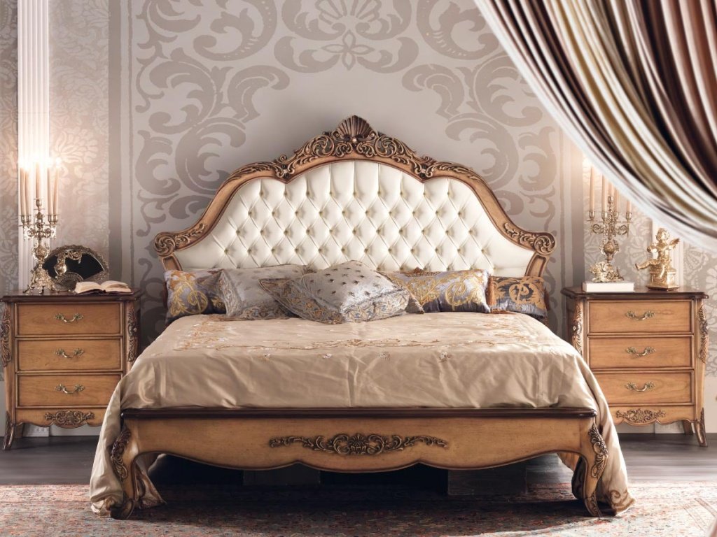 кровать для классической спальни